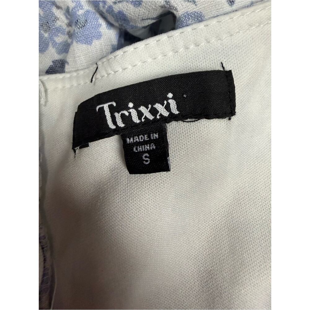 Trixxi Cream and Light Blue Puff-Sleeve Wrap Floral Mini Dress Small - Picture 9 of 9